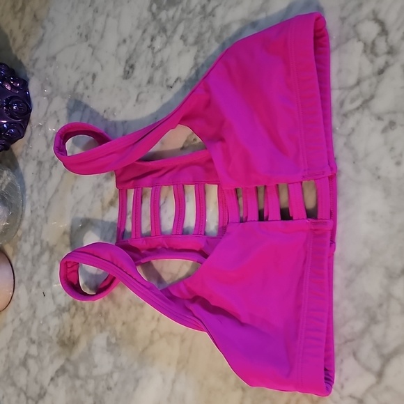 PINK VICTORIA'S SECRET SPORTS BRA - Picture 6 of 9